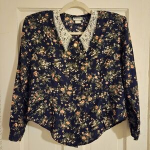 Amancio | Vintage Navy Blue Floral Blouse with Lace Collar